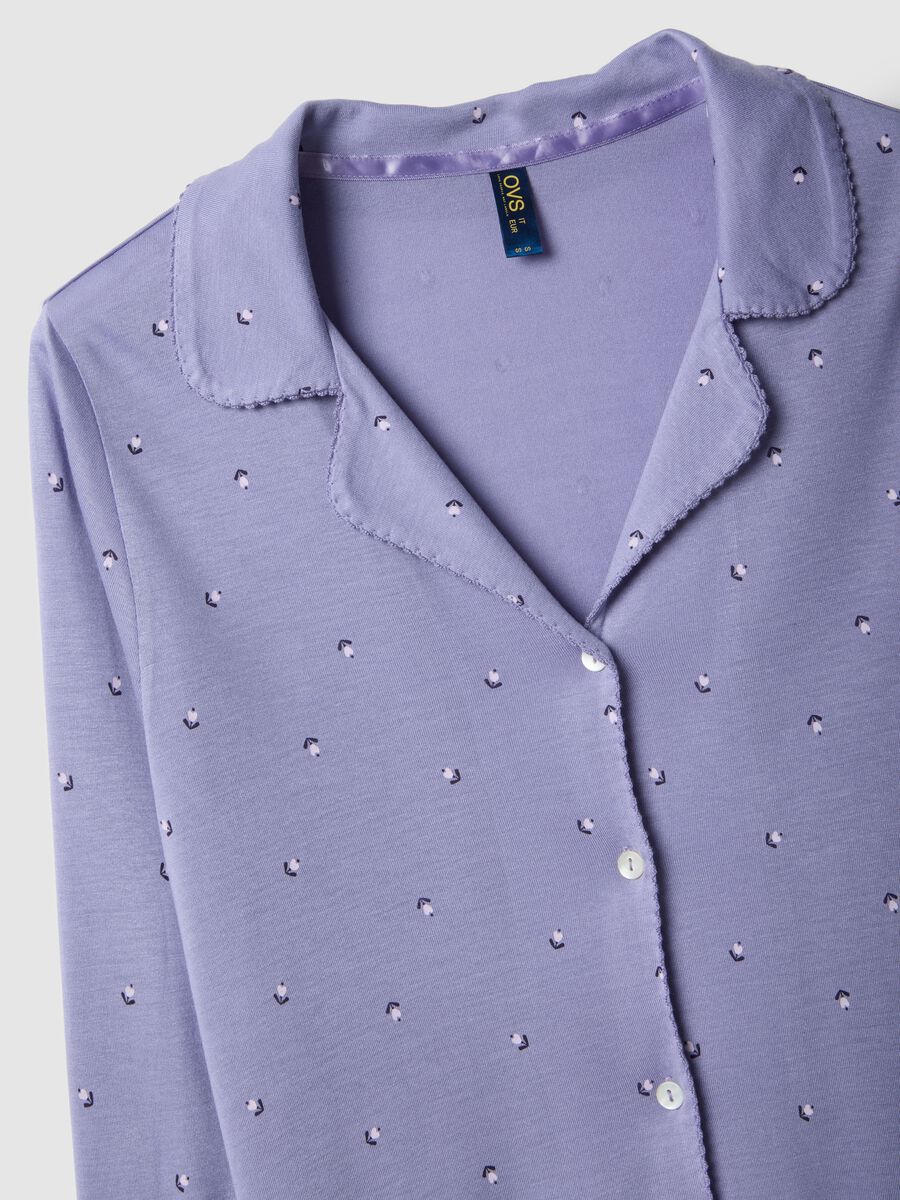 Maglia pigiama in pura viscosa viola regular fit con scollo a V e stampe_5