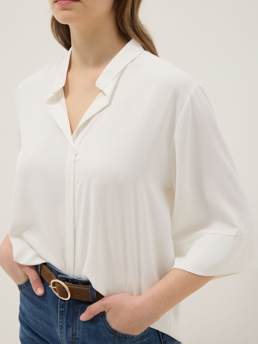 White long-sleeve regular-fit shirt with band collar_3