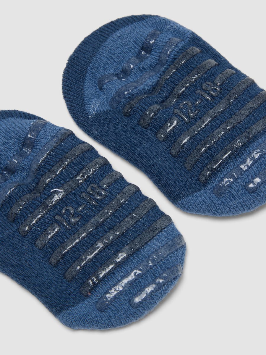 Blue organic stretch-cotton slipper socks with tractor_1