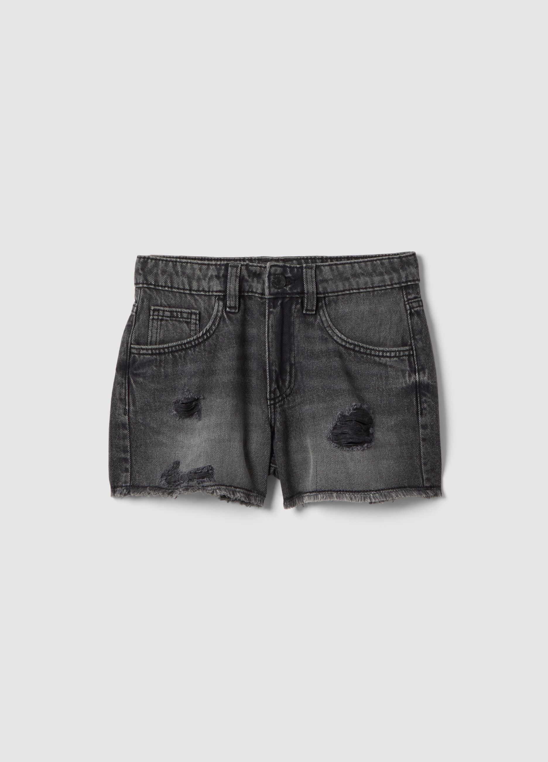 Girls&rsquo; grey pure cotton denim shorts, regular fit with rips