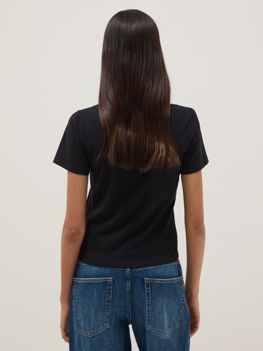 T-shirt nera in puro cotone a maniche corte_3