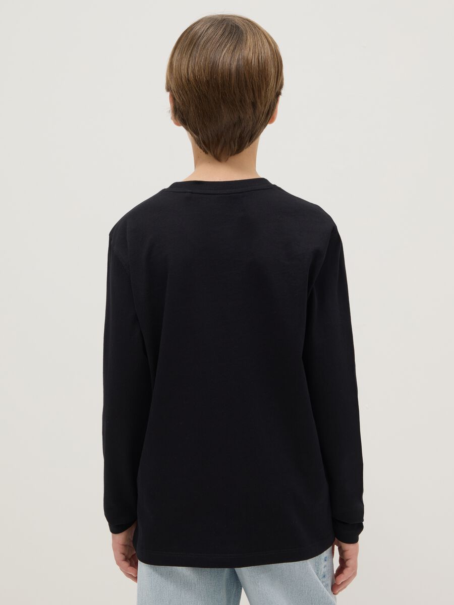 T-shirt in puro cotone nero da ragazzo regular fit con stampa_1