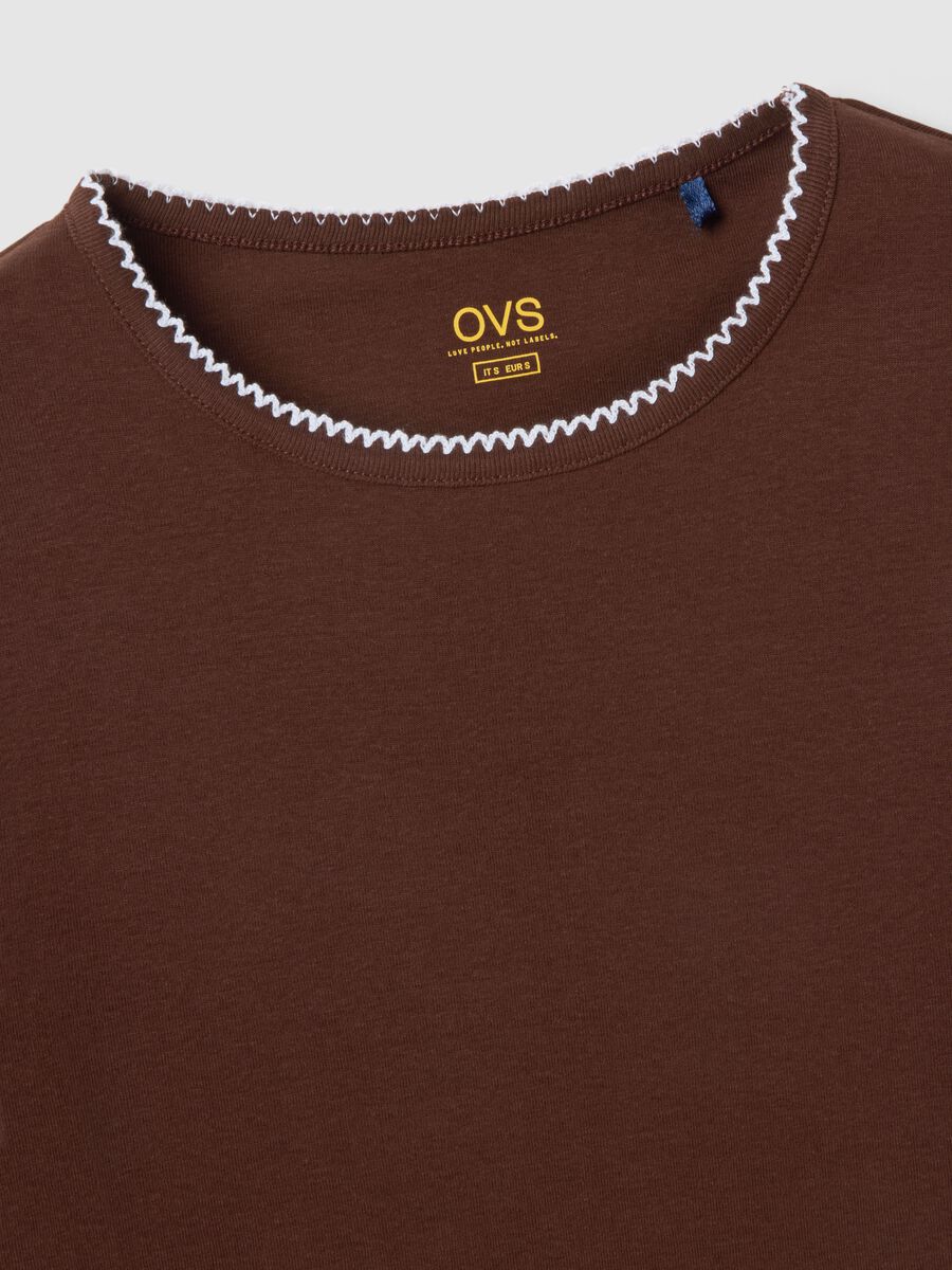 Brown pure cotton regular fit t-shirt with contrast stitching_5