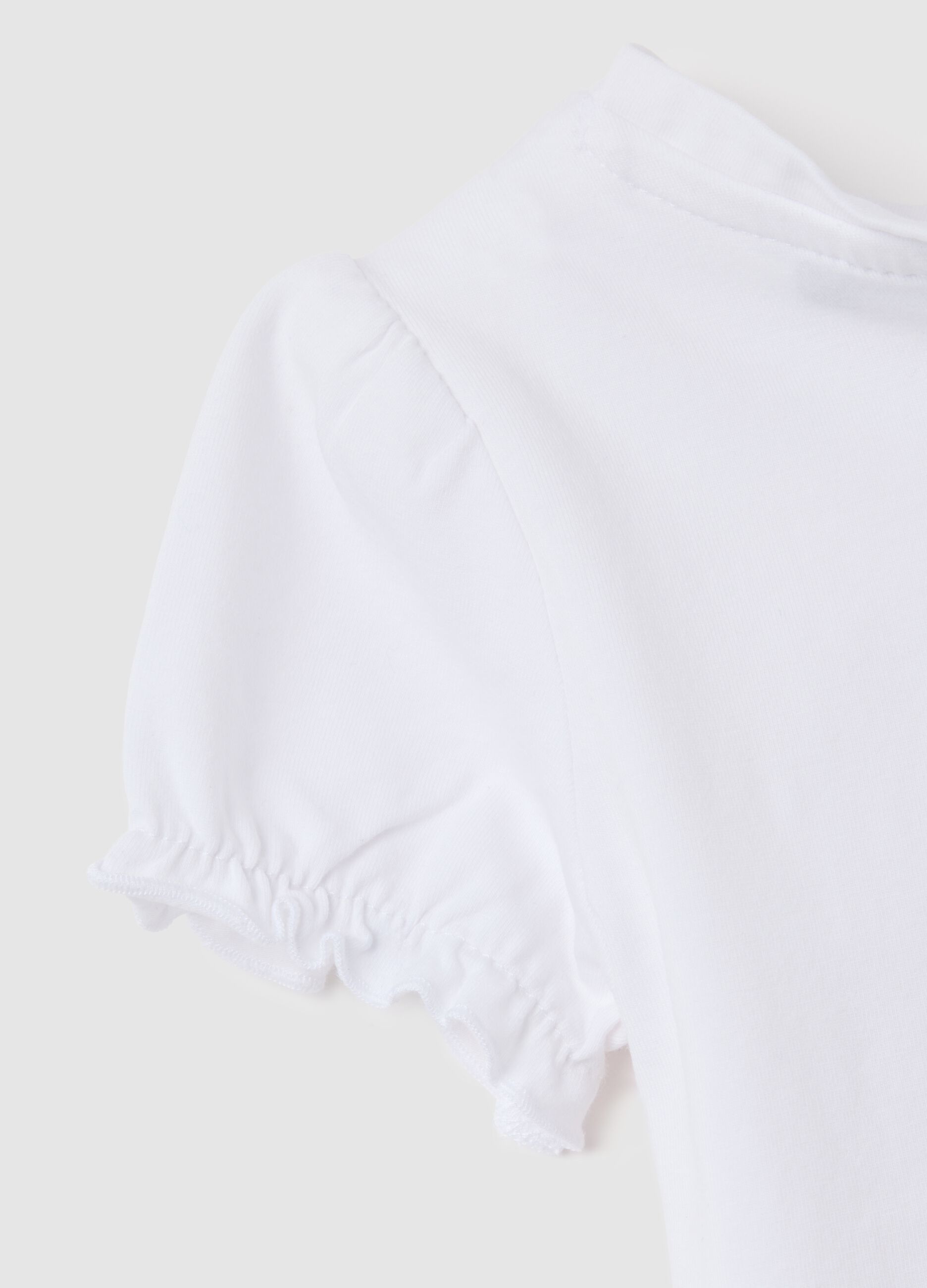 Baby girls&rsquo; white regular fit T-shirt with gathers on the sleeves