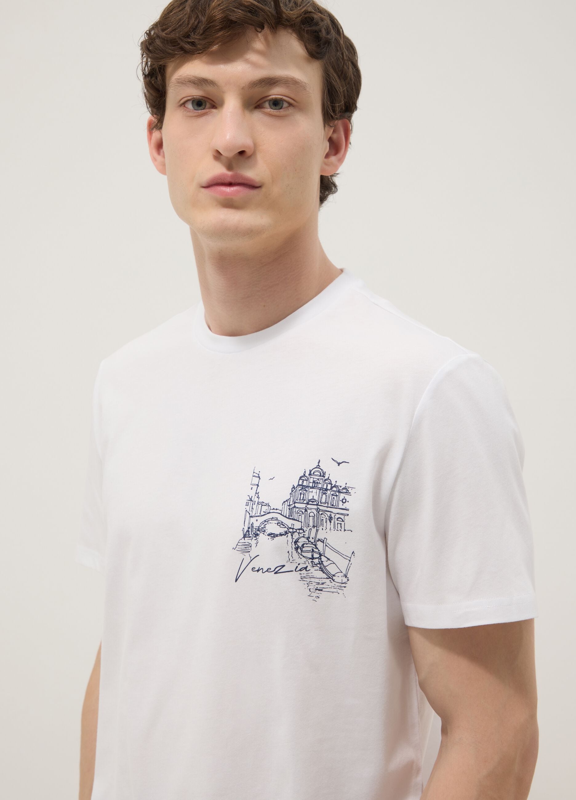 White pure cotton T-shirt with print, regular fit
