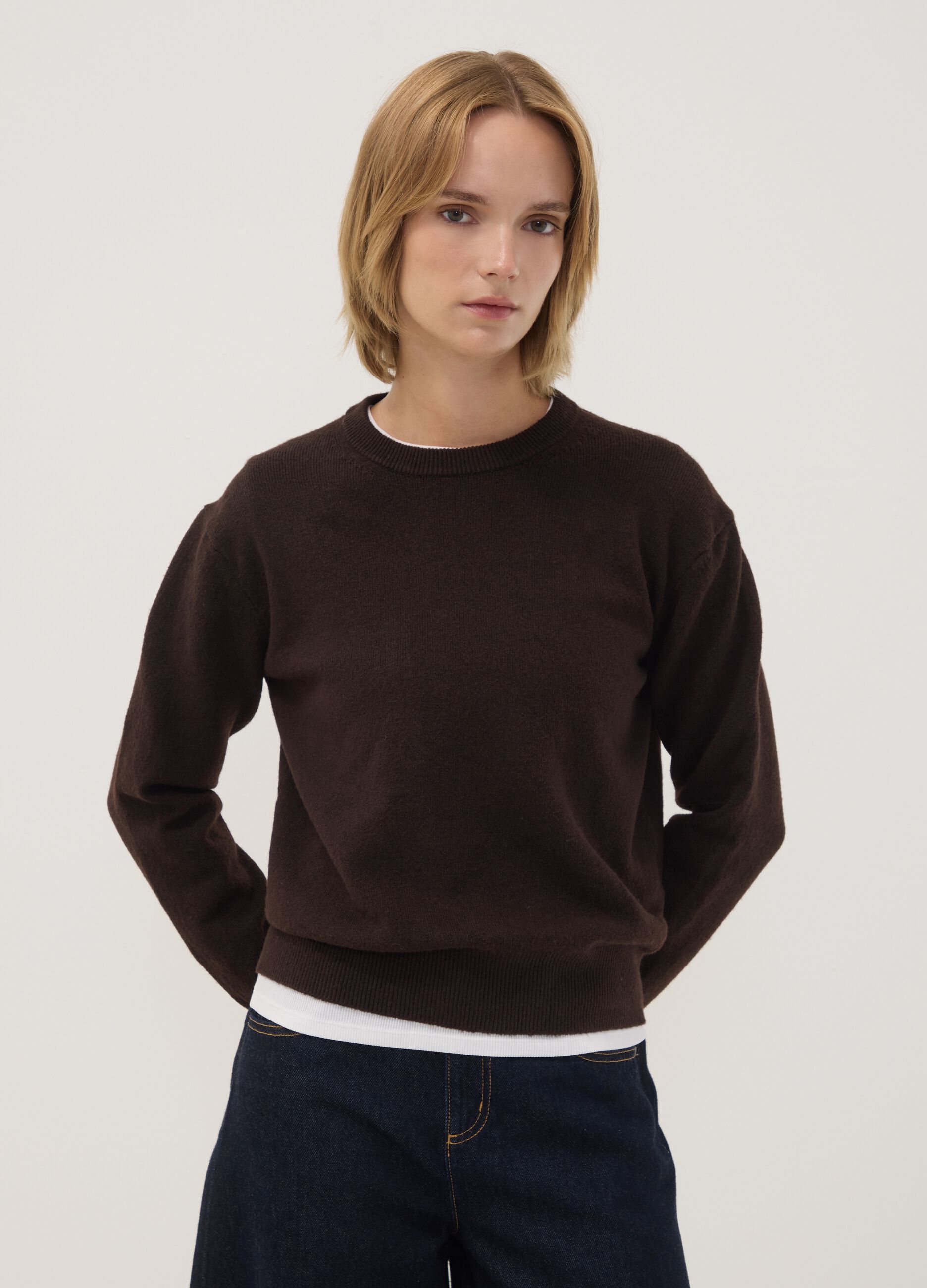 Brown stretch wool crew-neck jumper