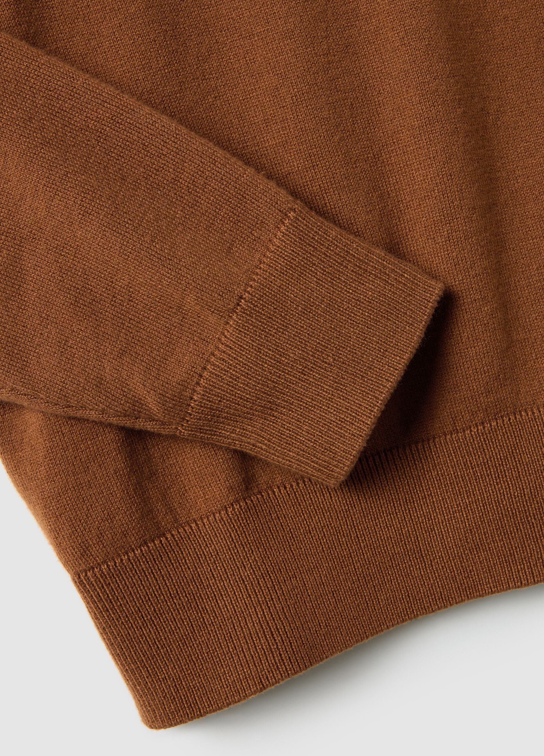 Brown crew neck pullover in regular fit cotton blend