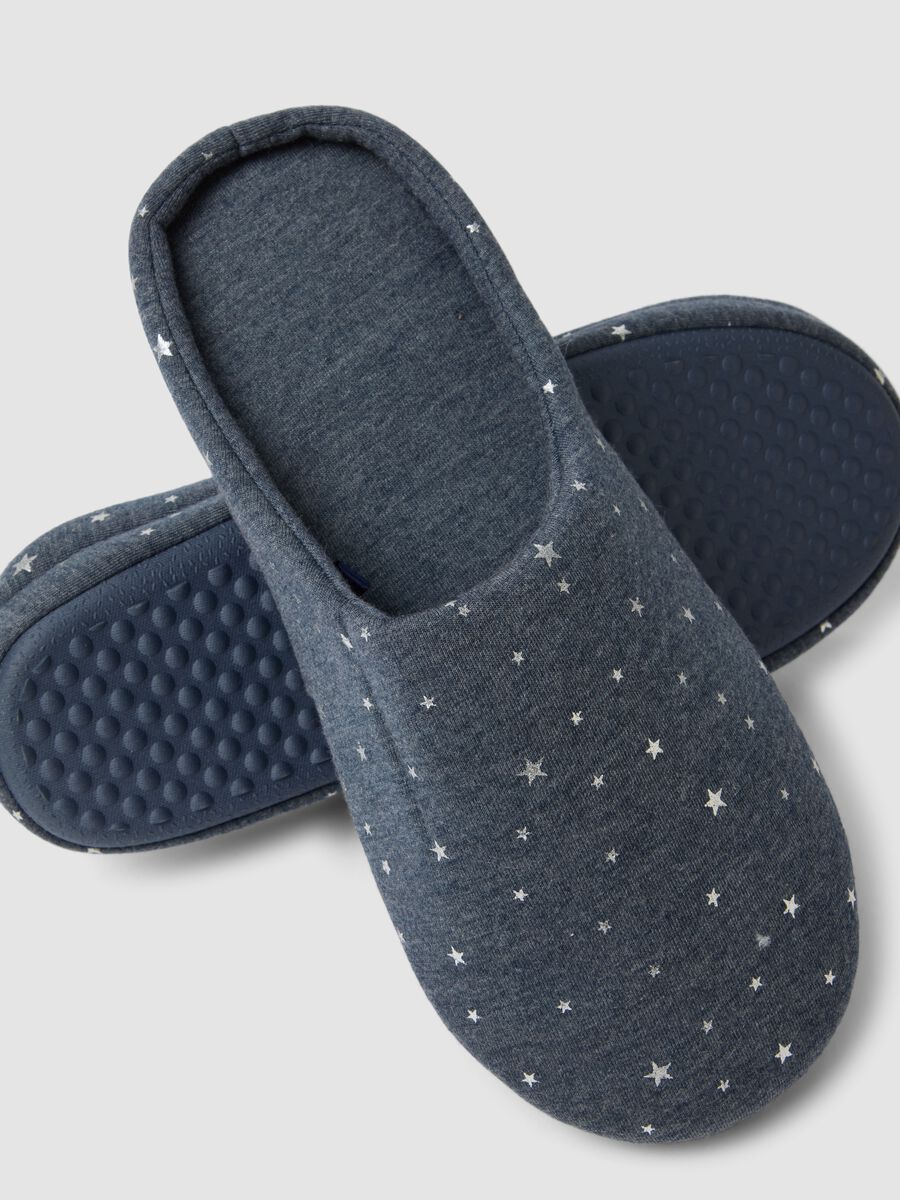 Pantofole blu da casa con stampa di stelle_1