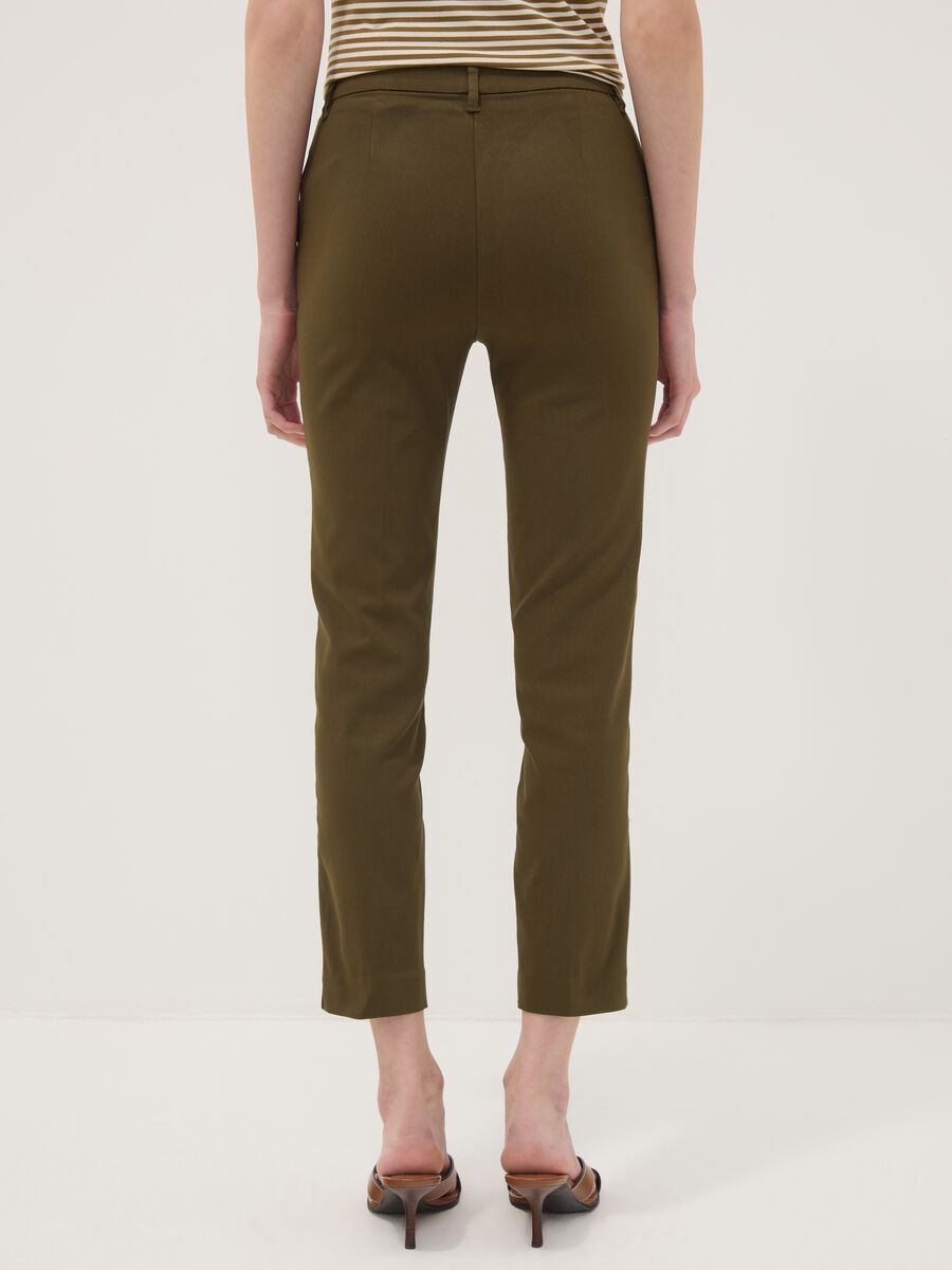Green slim-fit stretch viscose chino trousers_2