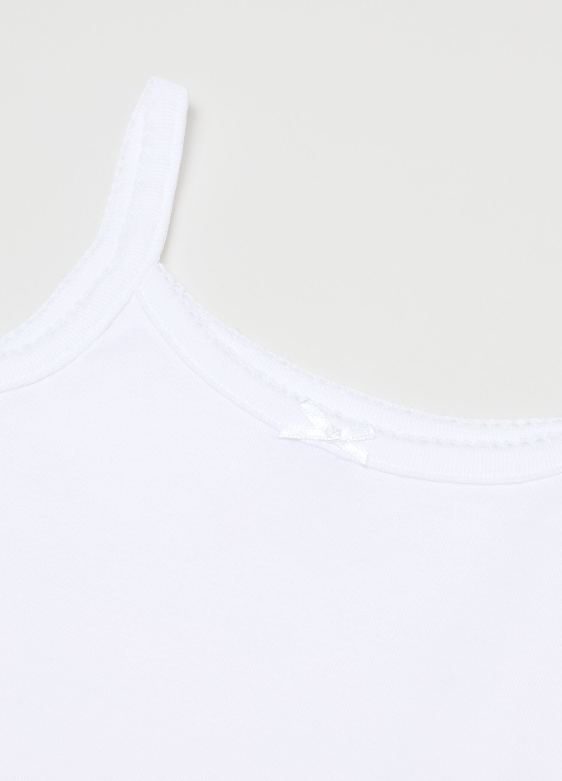 Twin pack of white girls' vests in pure cotton regular fit