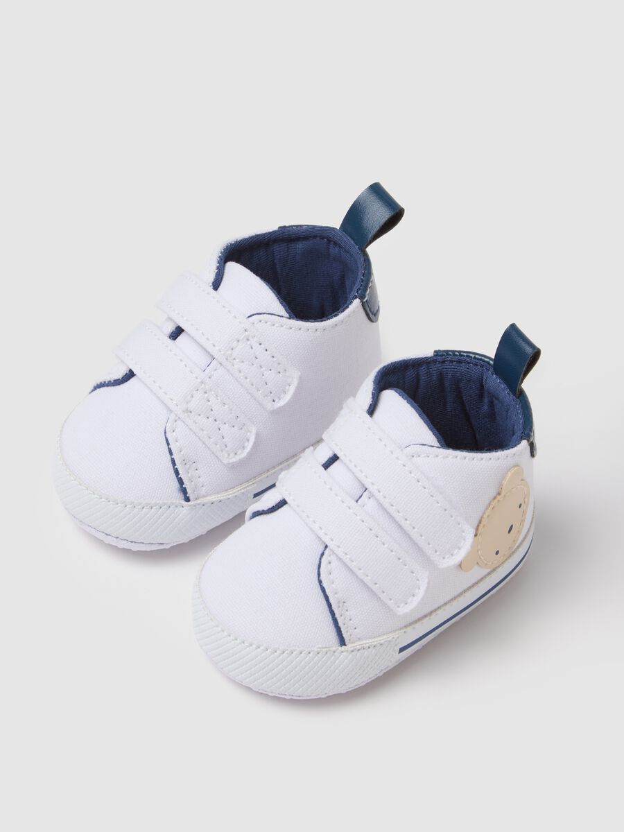 White canvas baby shoes_2