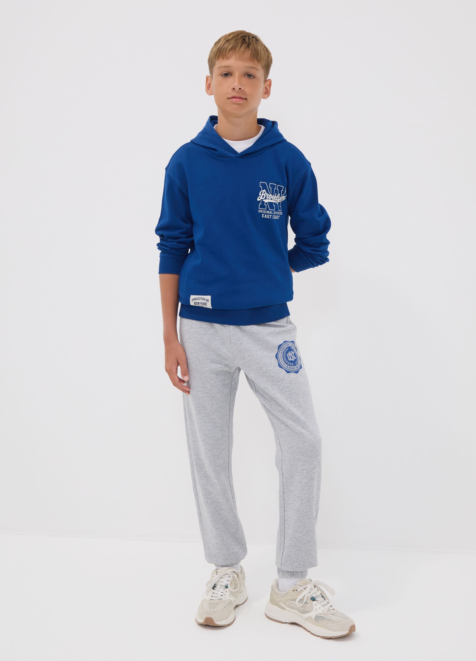 Grey pure cotton joggers with varsity print for boys