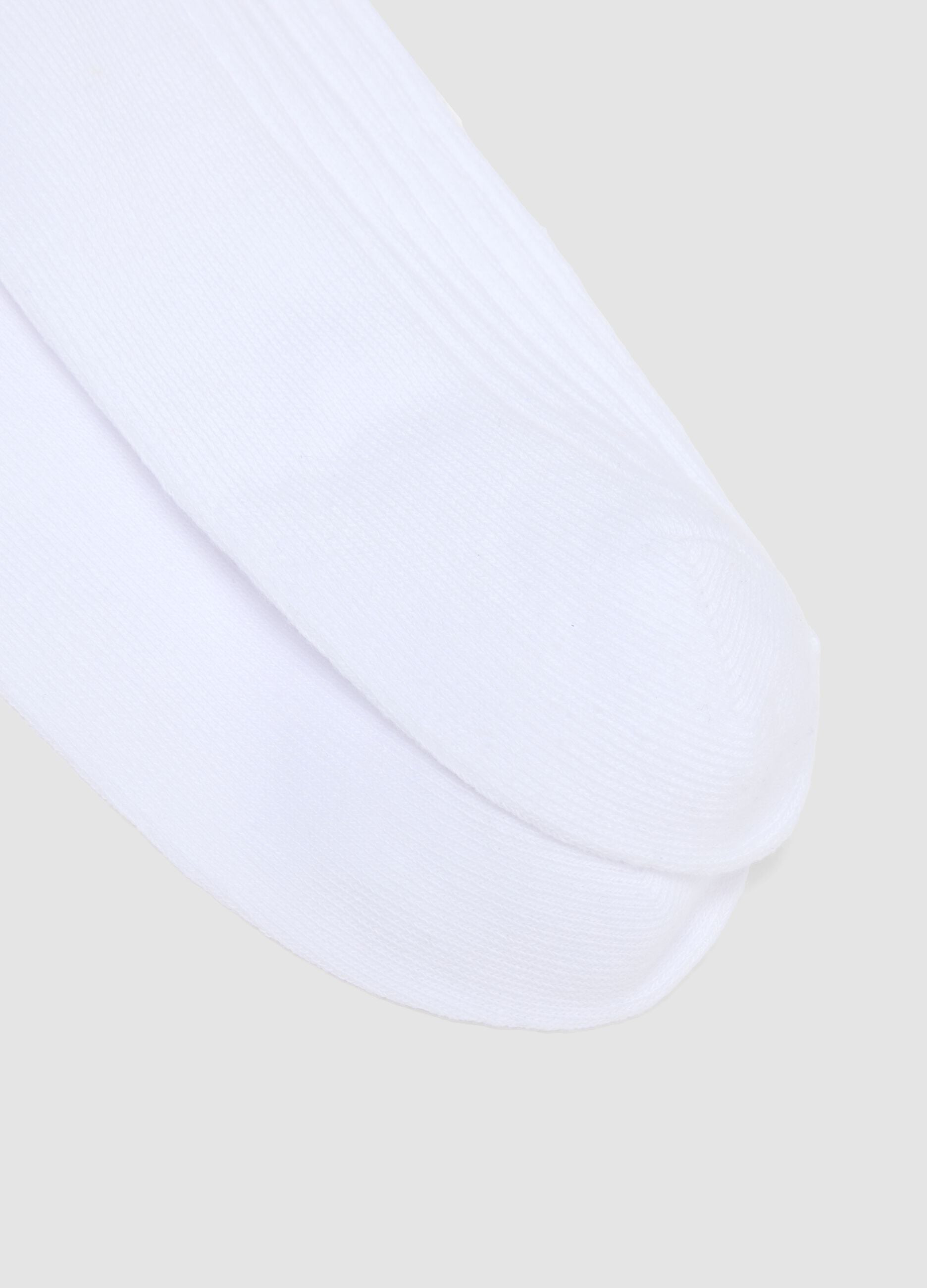 2-pack of white organic cotton socks with stripes