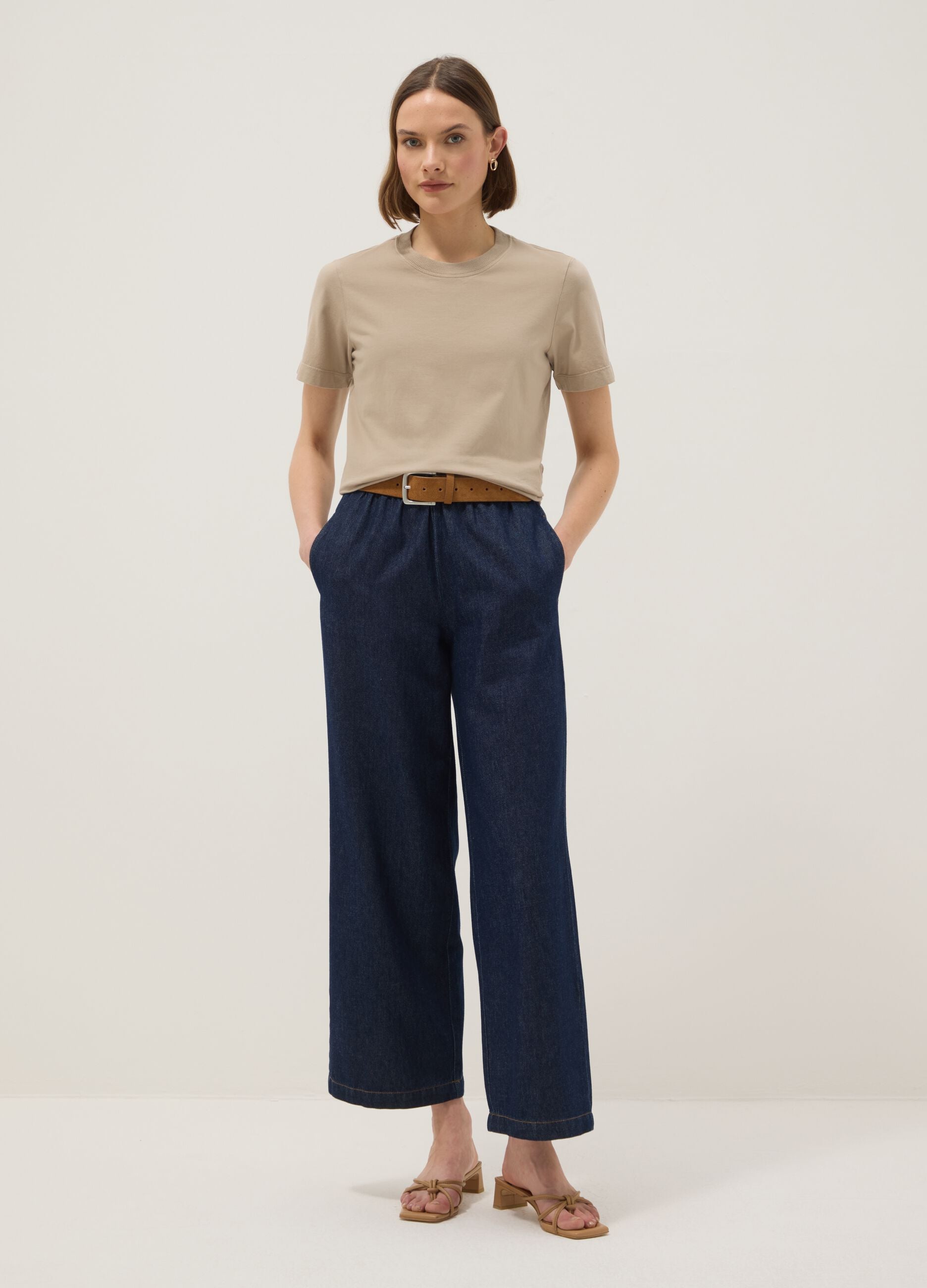 Short-sleeved beige T-shirt in pure Italian cotton