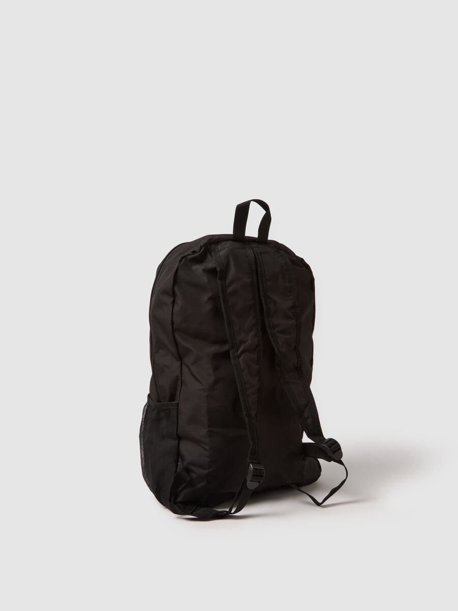 Foldable black sports backpack with adjustable shoulder straps_1