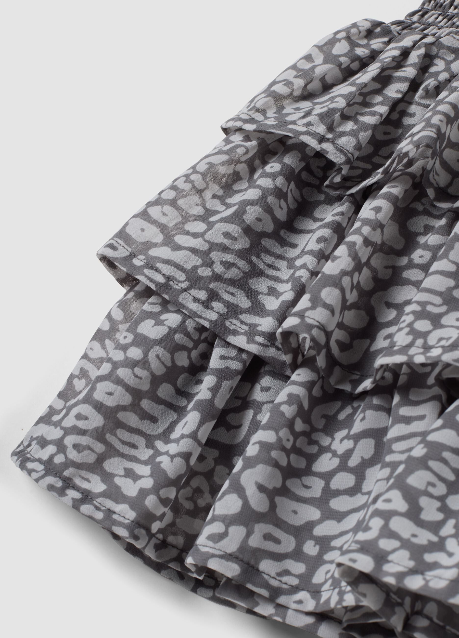 Girls&rsquo; grey tiered skirt with animal print