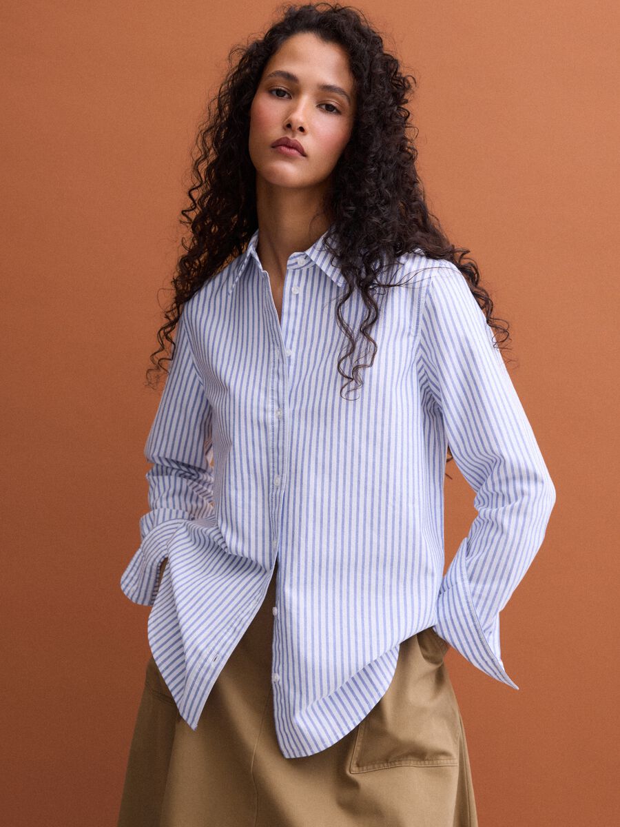 Light blue Oxford shirt with white stripes in pure cotton, comfort fit_1