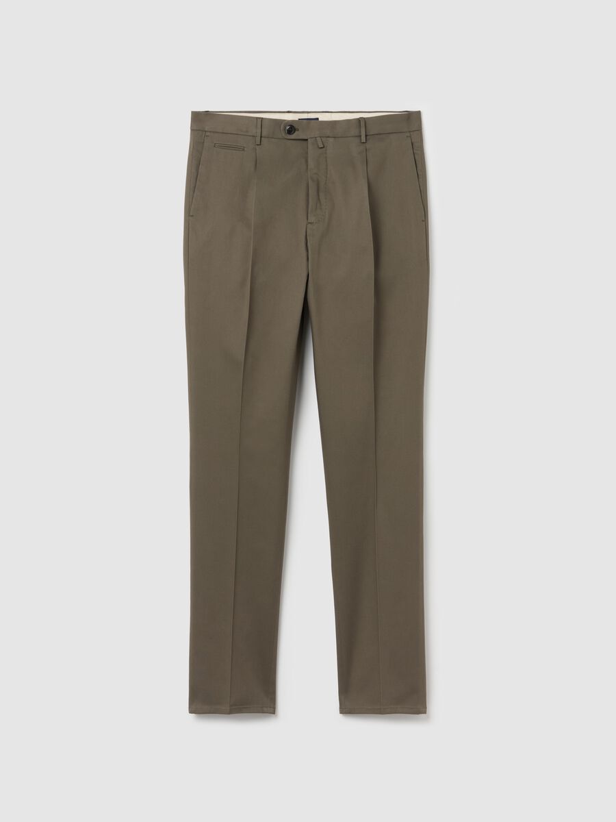 Contemporary chino trousers with darts_0