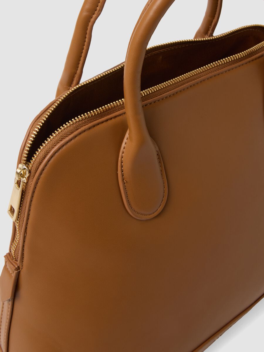 Brown handbag with zip fastening_2