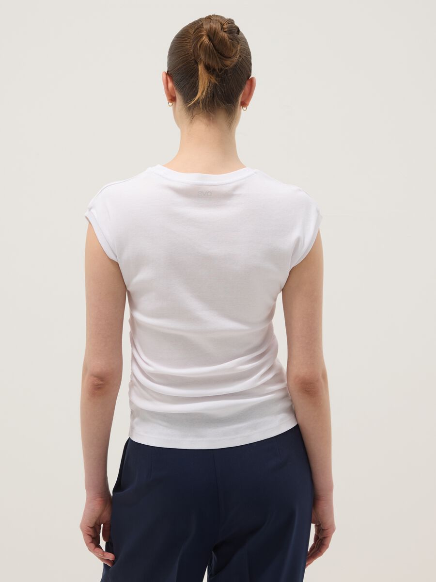 White pure cotton tank top with side ruching, regular fit_3