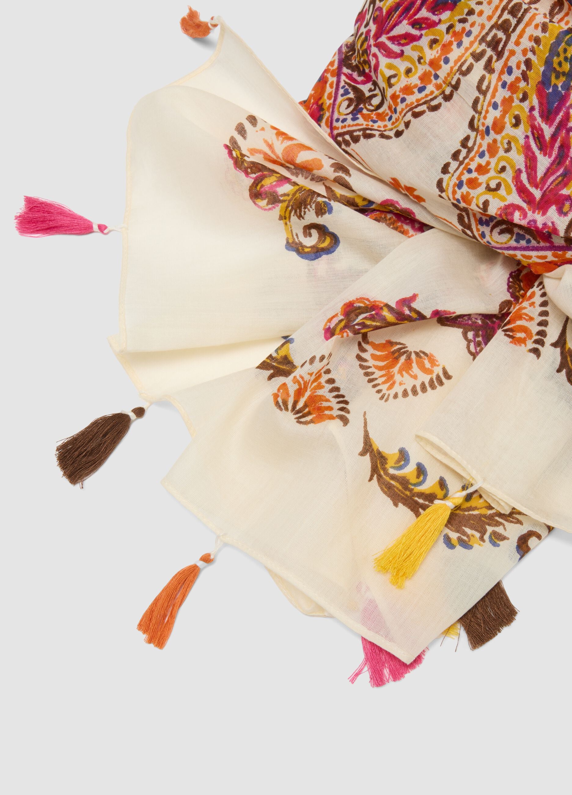 White pure cotton scarf with paisley pattern and tassels
