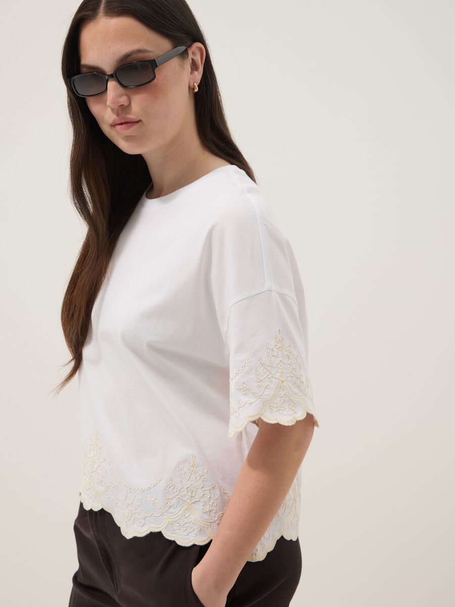 White pure cotton T-shirt with embroidery, regular fit_0