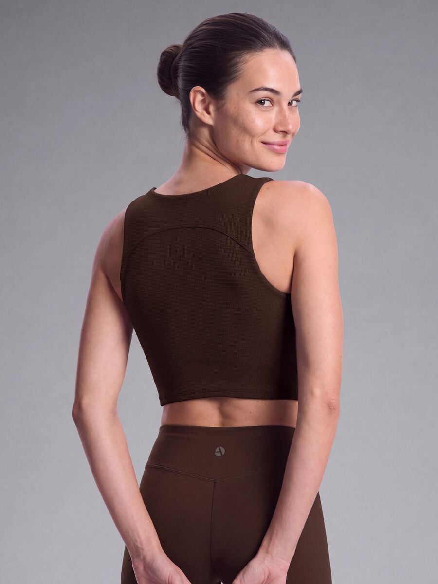 Top marrone crop in tessuto elasticizzato traspirante ALTAVIA STUDIO_4