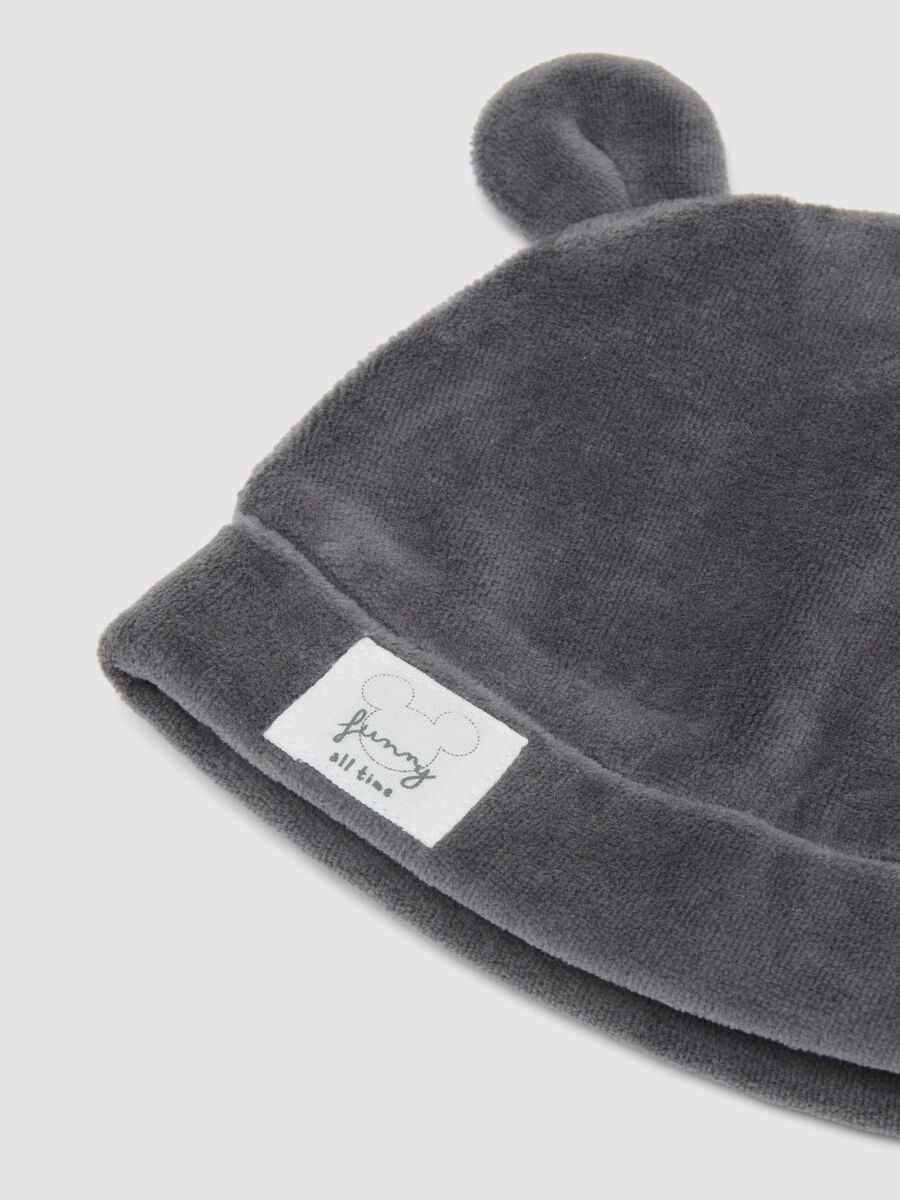 Set grigio con cappellino e scarpine effetto peluche a tema Mickey Mouse_1