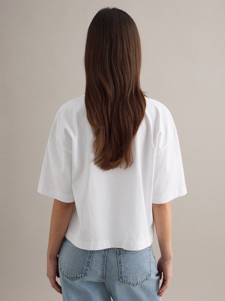 White pure cotton T-shirt relaxed fit with paisley pattern_3