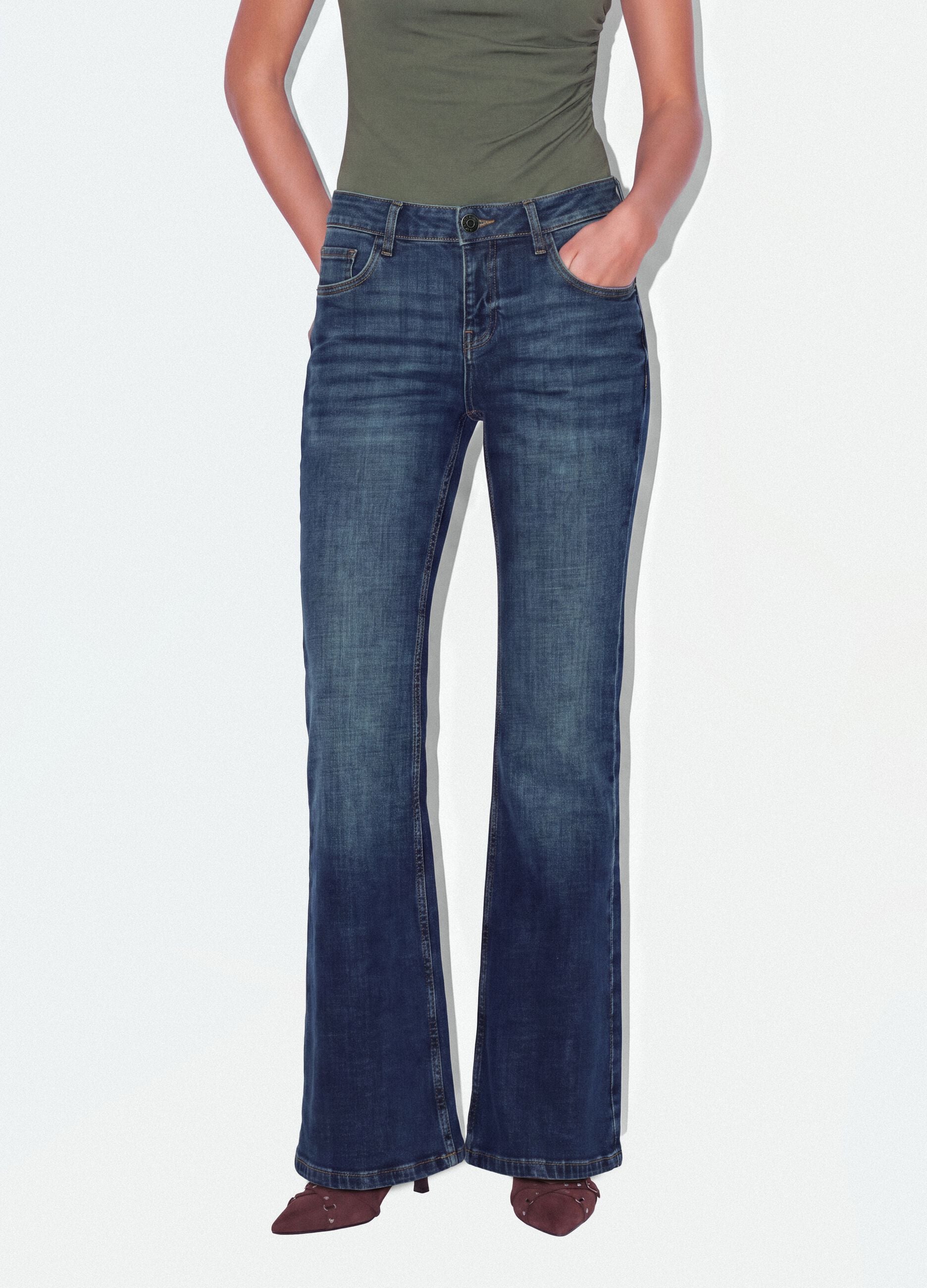 Blue bootcut denim jeans in stretch cotton