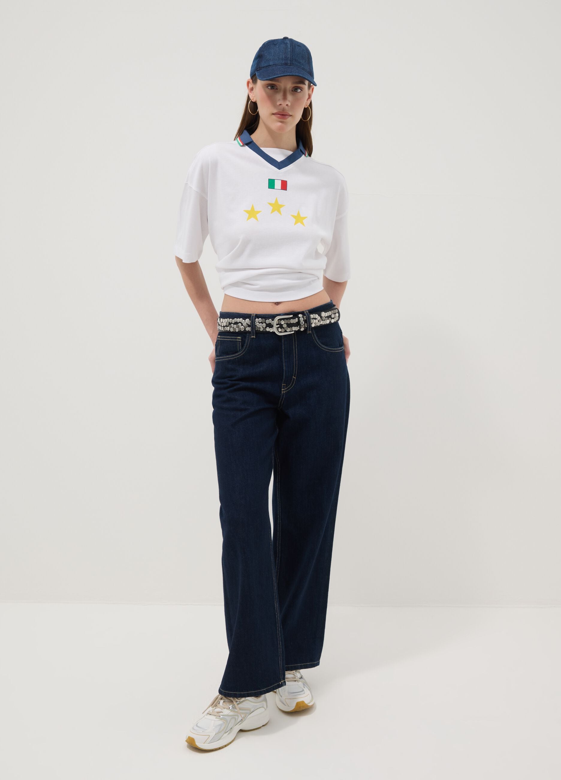 White pure cotton regular fit t-shirt with Italy details