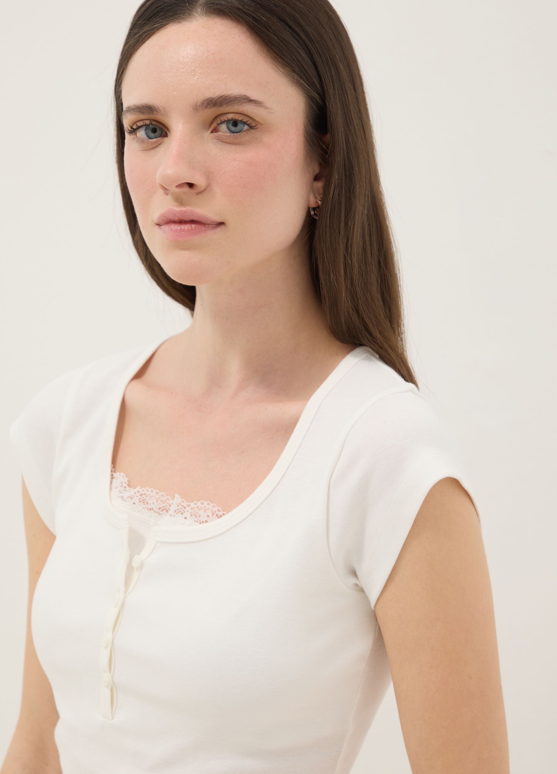 White cotton blend regular fit T-shirt with lace details