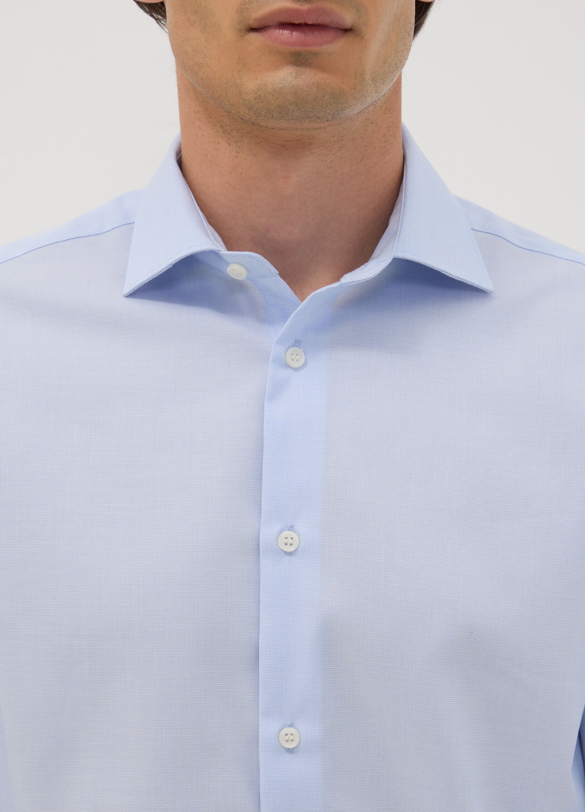 Light blue pure cotton shirt with classic collar, slim fit, non-iron