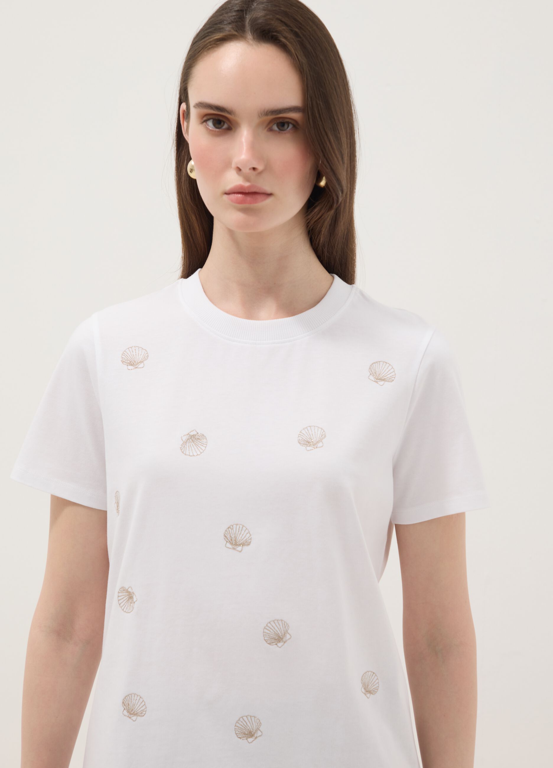 White pure cotton T-shirt with seashell print