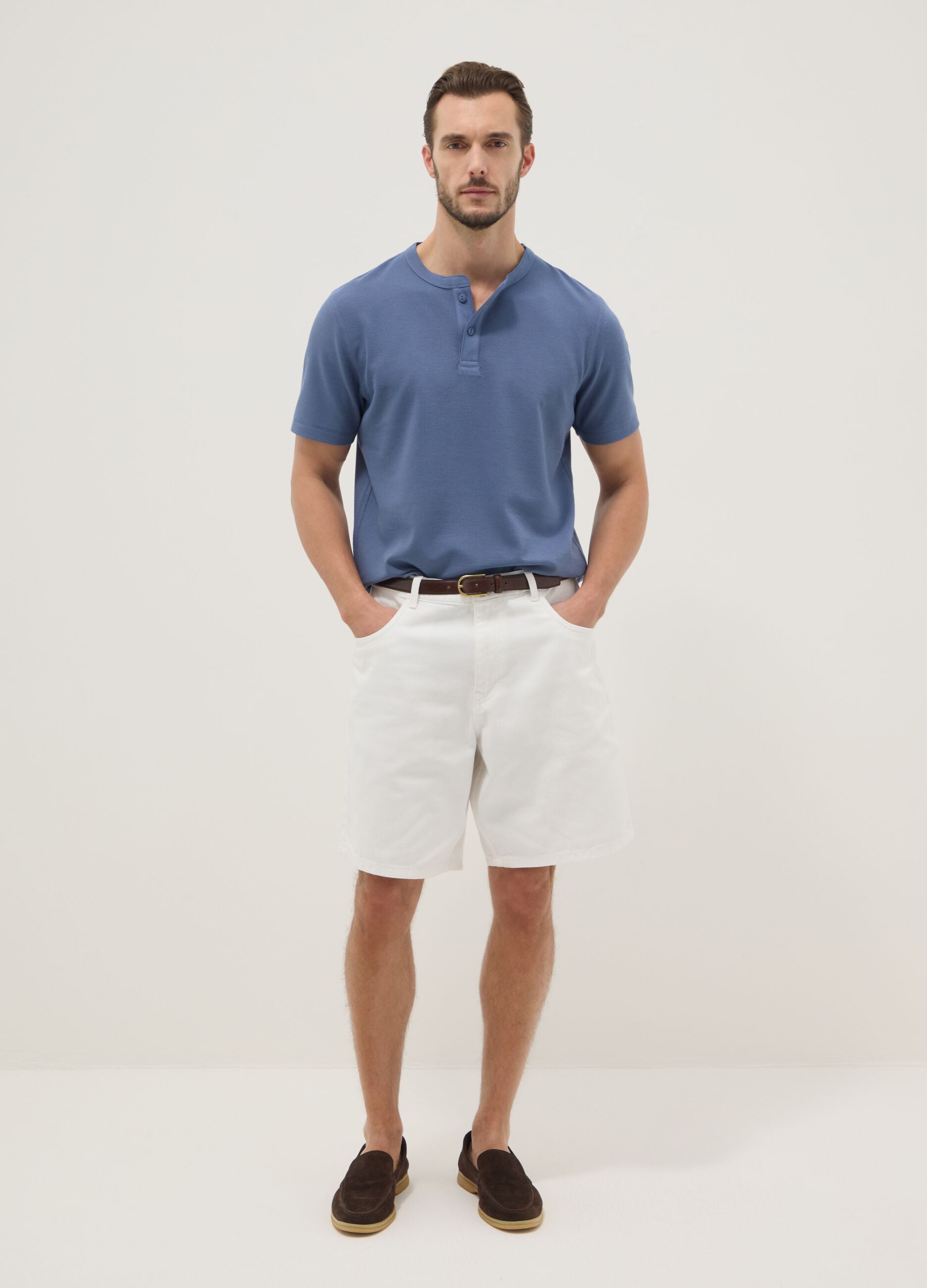 Blue short-sleeve regular fit t-shirt with seraphim collar