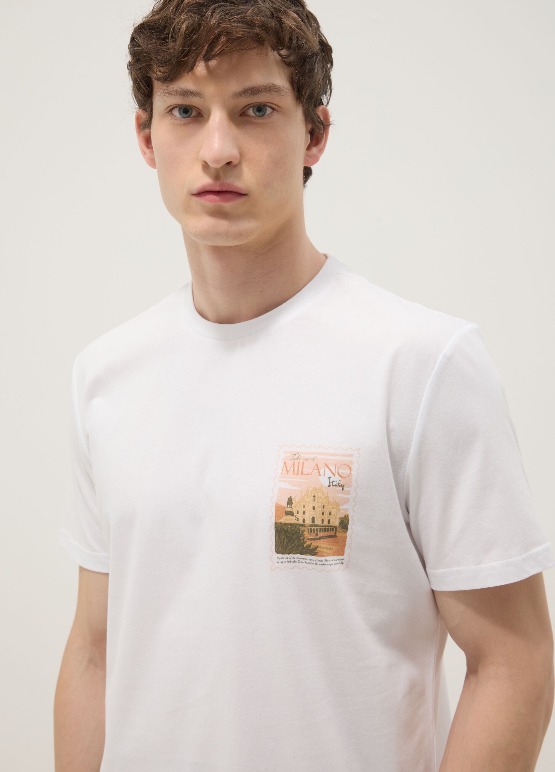 White pure cotton T-shirt with graphic print, regular fit
