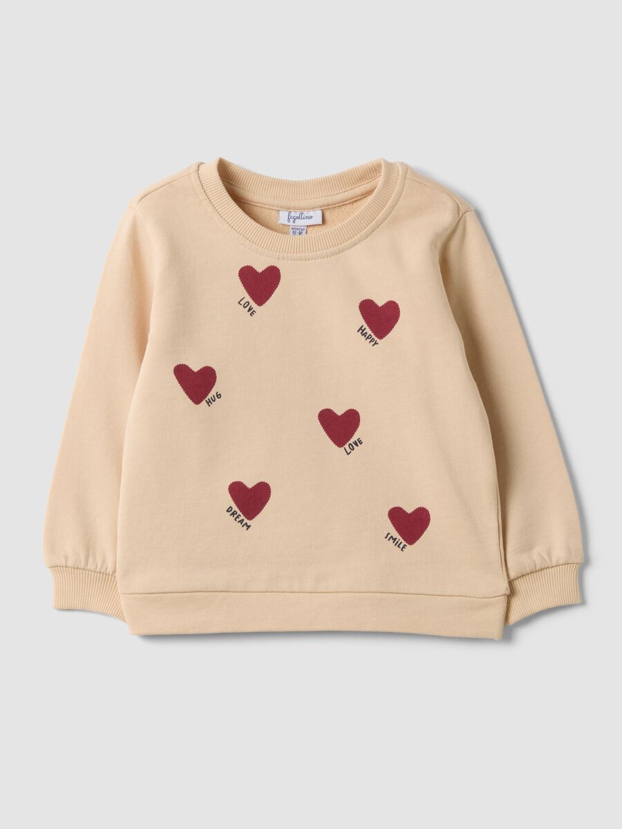 Felpa beige in puro cotone a girocollo e con stampa cuori per bimba_0