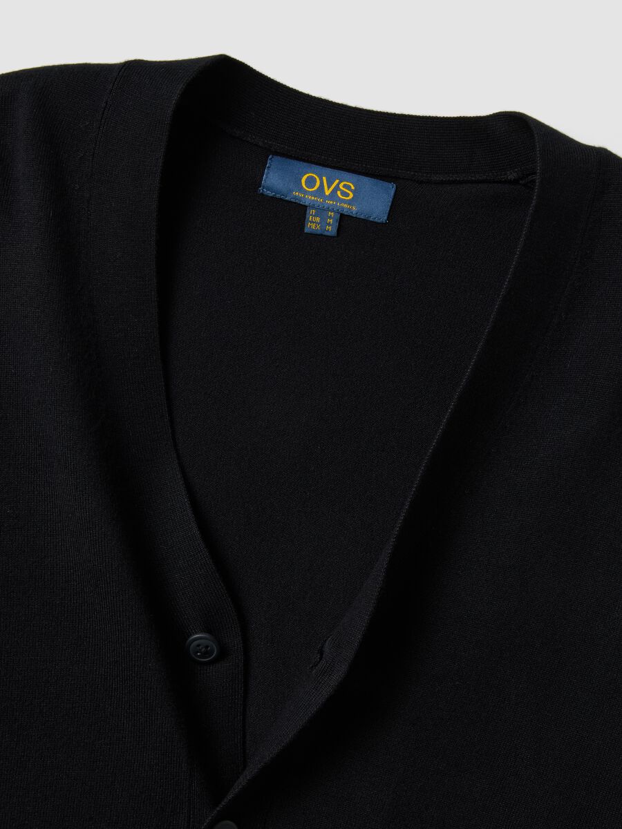 Black viscose-blend V-neck cardigan, regular fit_6