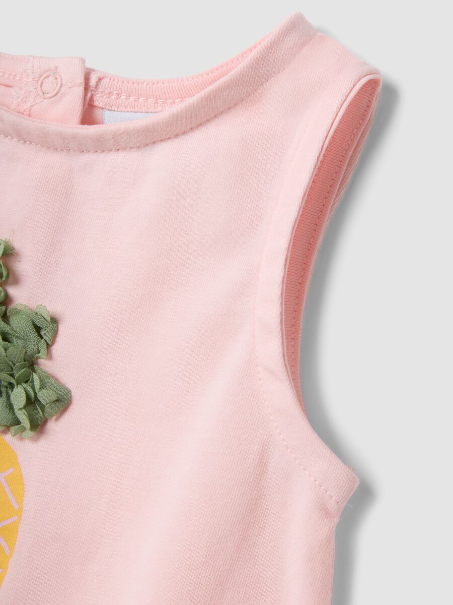Pink stretch cotton fitted vest top with print and applique for baby girl_2