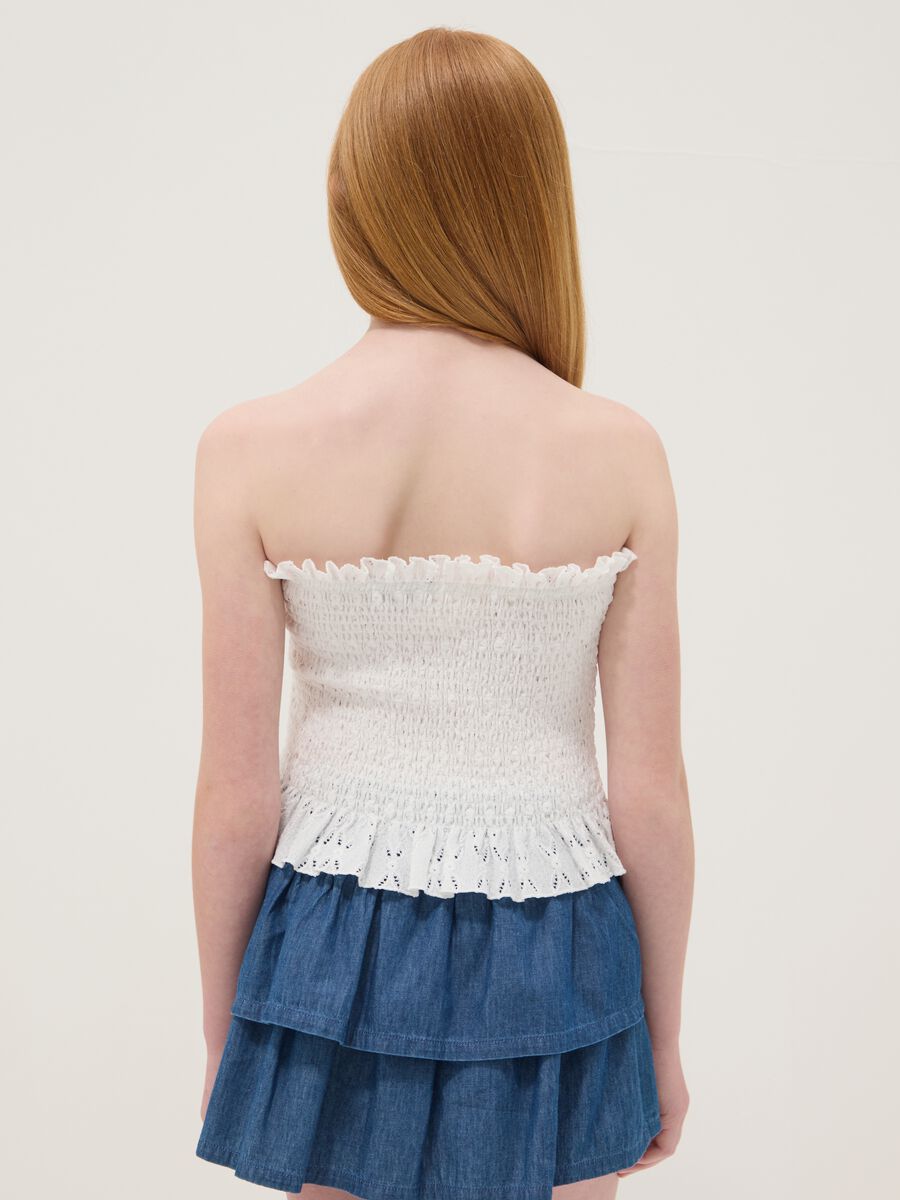 Top bianco in tessuto elasticizzato con arricciatura_2
