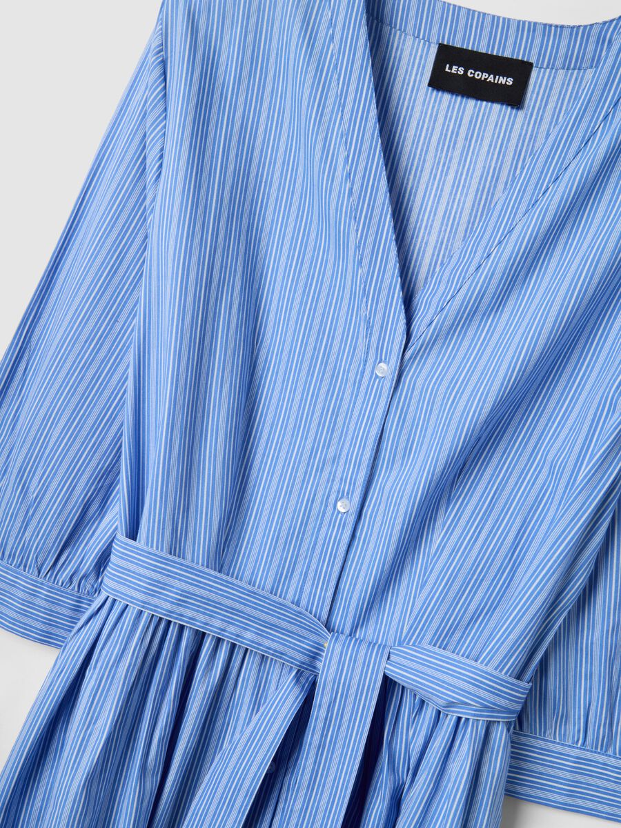 Pure cotton blue striped dress with V-neck in regular fit_5