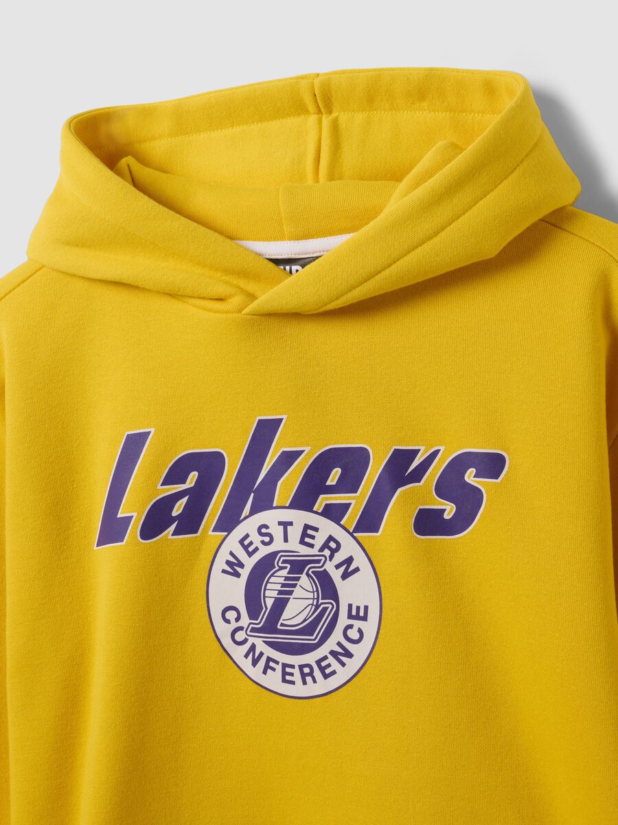 Yellow cotton-blend hoodie with Lakers print for boys_2