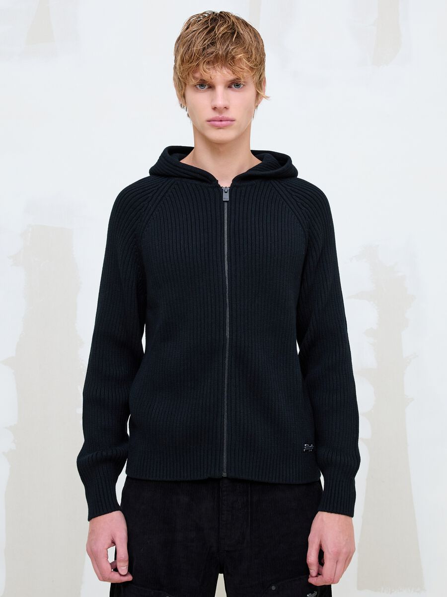 Black Ribbed Knit Hoodie_3