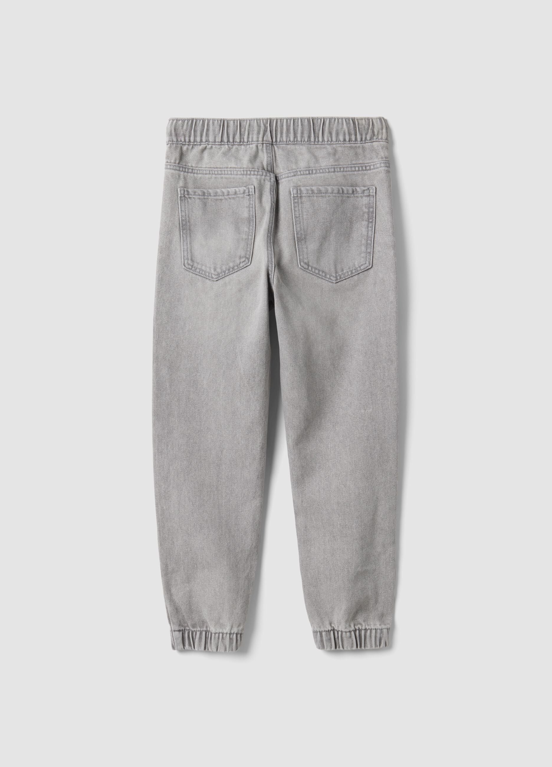 Grey jog denim in a cotton and viscose blend, relaxed fit for boys