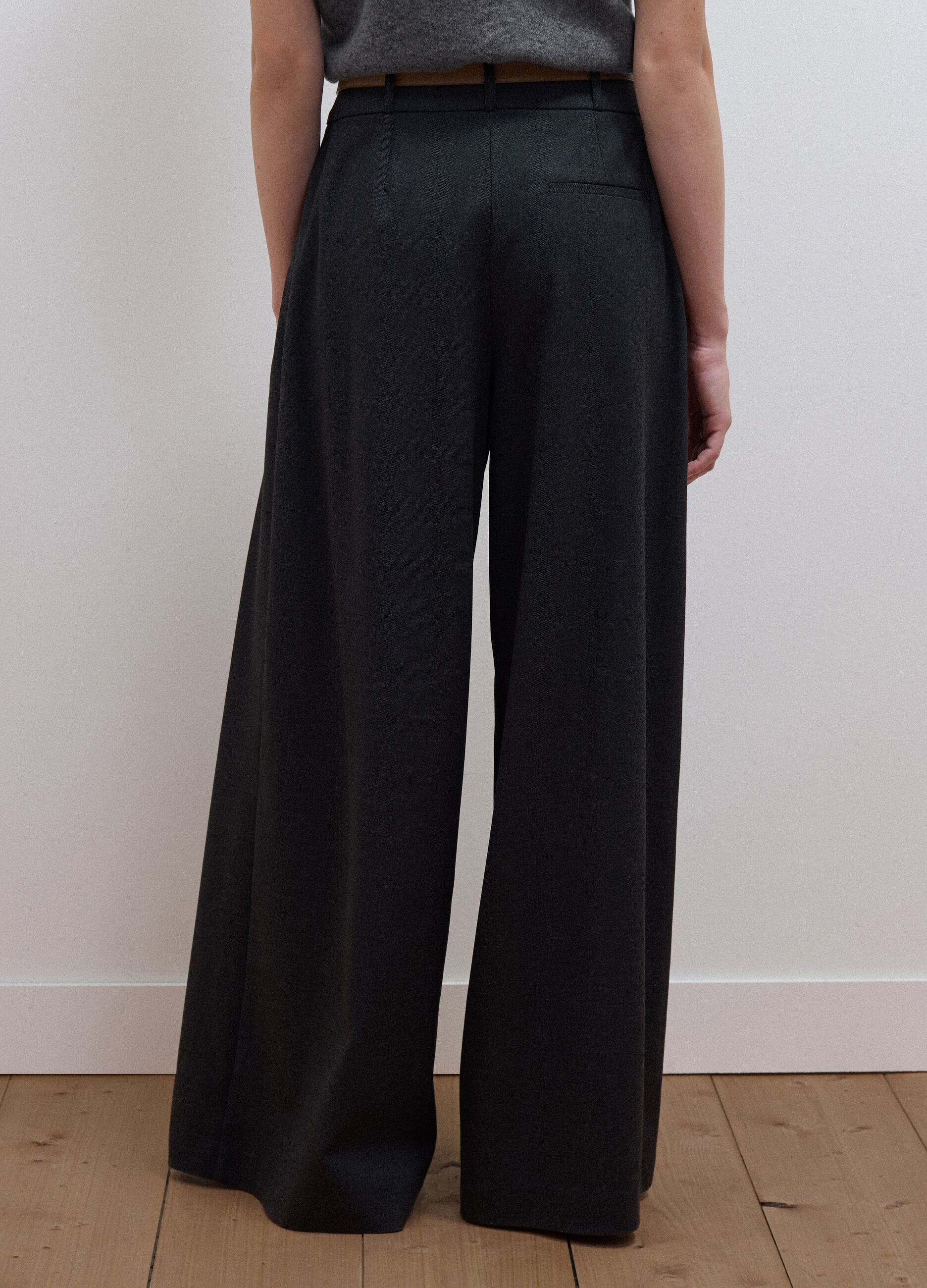 Grey wide-leg formal trousers in stretch viscose with belt