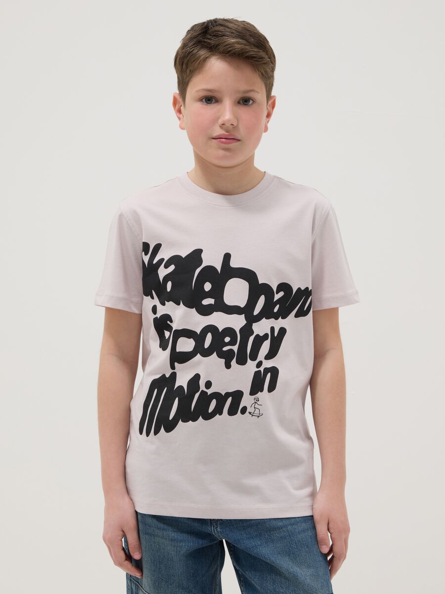 T-shirt in puro cotone beige da ragazzo regular fit con stampa_0