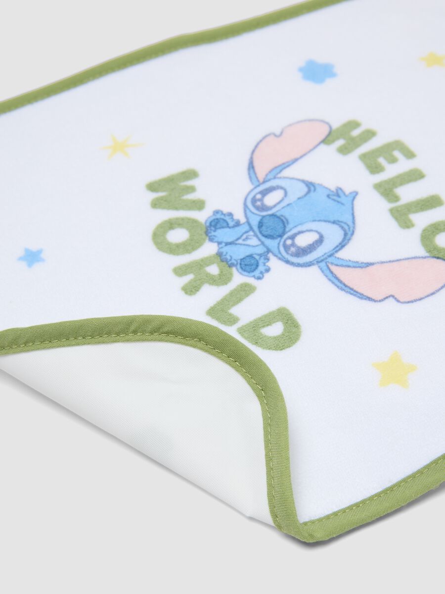 3-pack of white organic cotton-blend bibs with Lilo & Stitch prints_2
