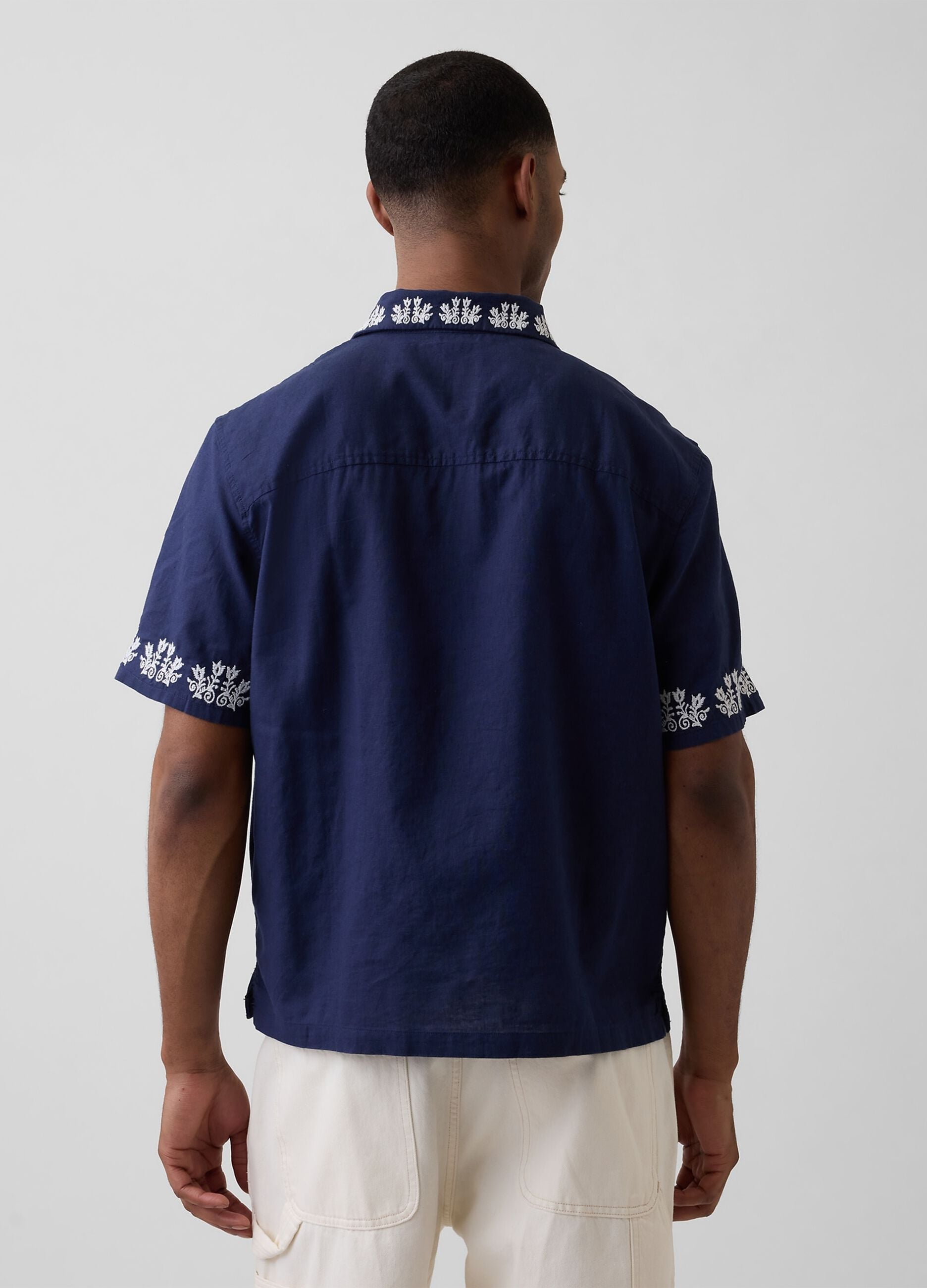 Linen and cotton blend shirt with embroidery