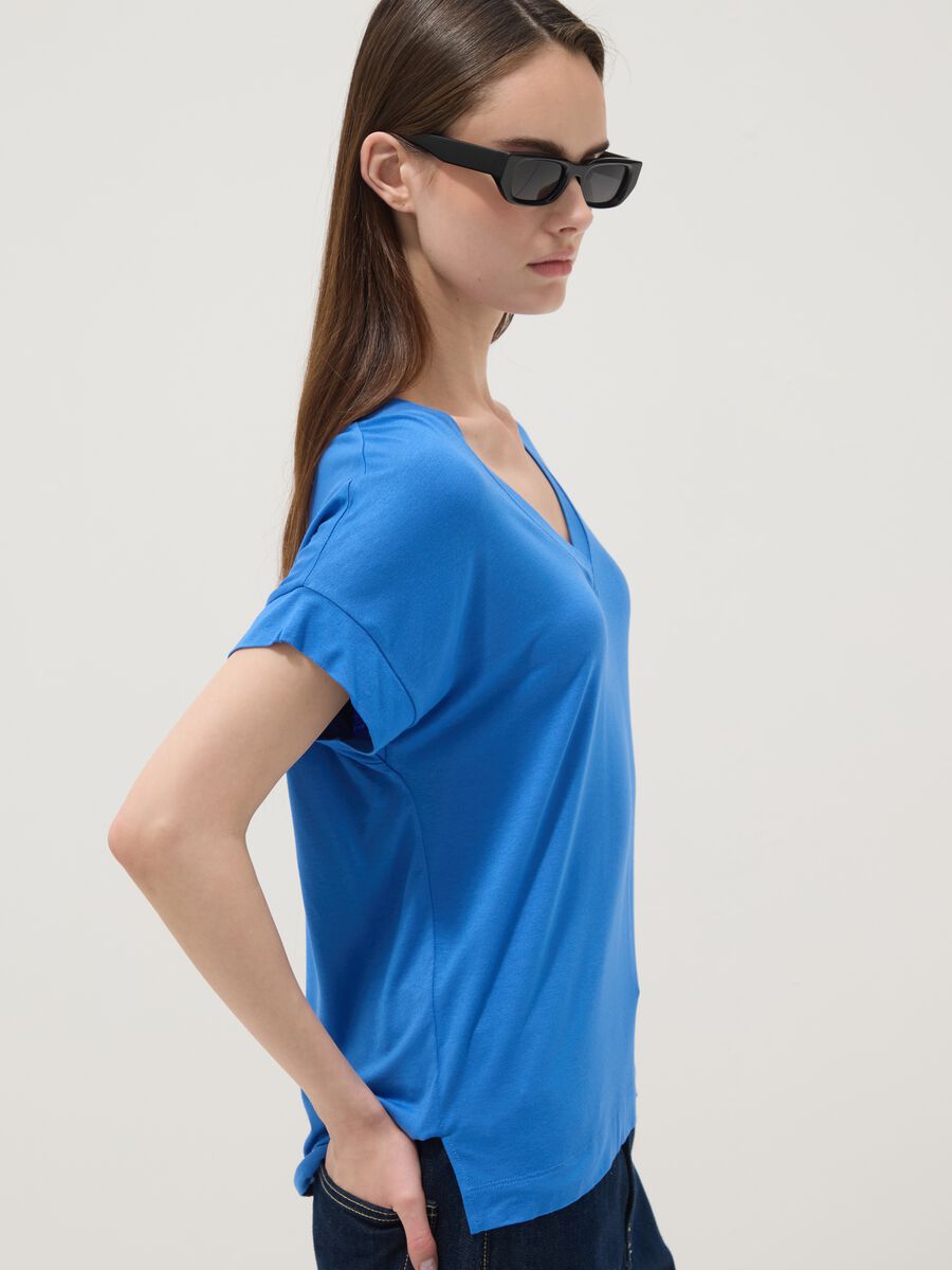 Blue stretch viscose V-neck T-shirt_0