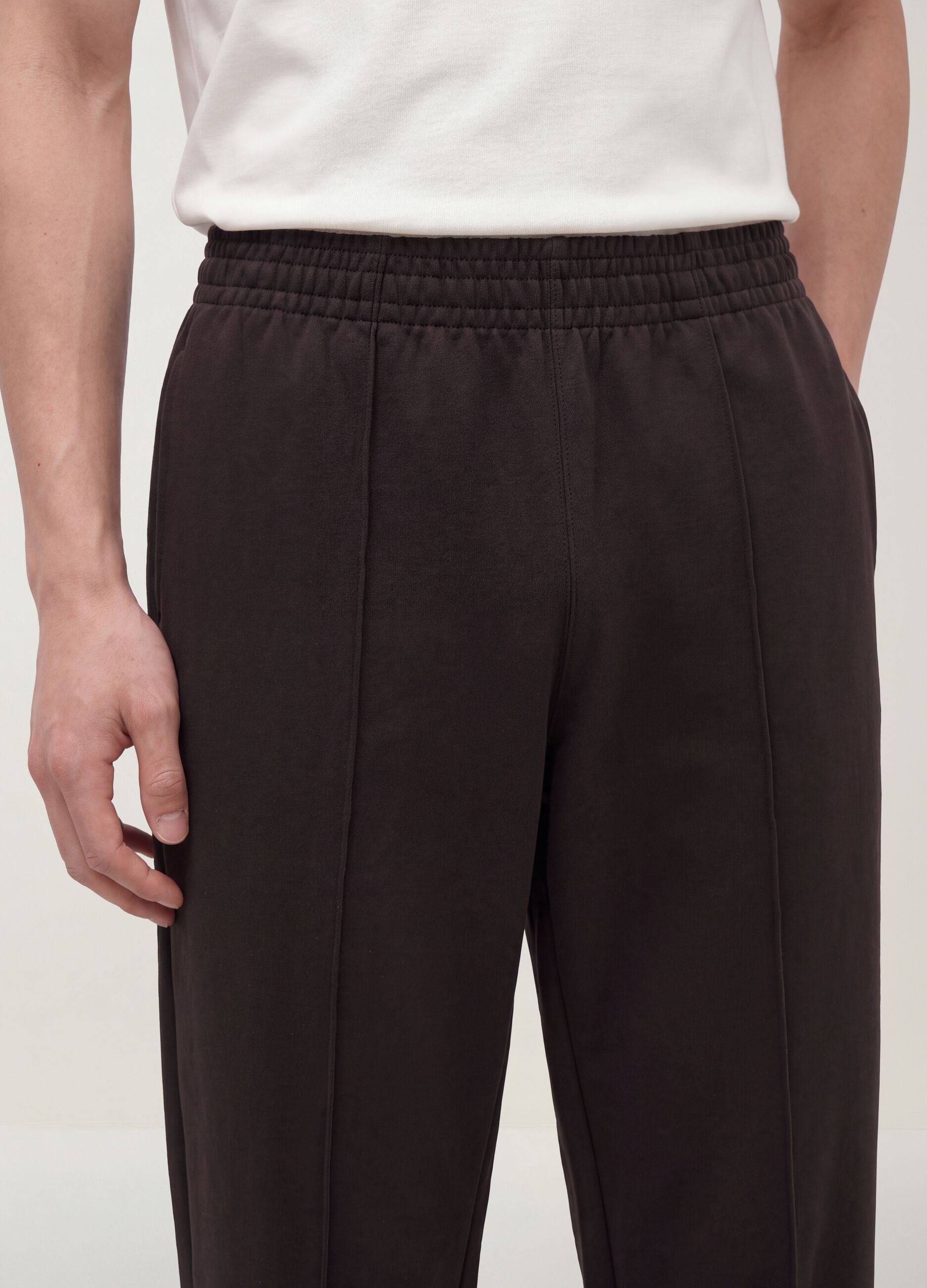 Men&rsquo;s brown relaxed-fit stretch joggers